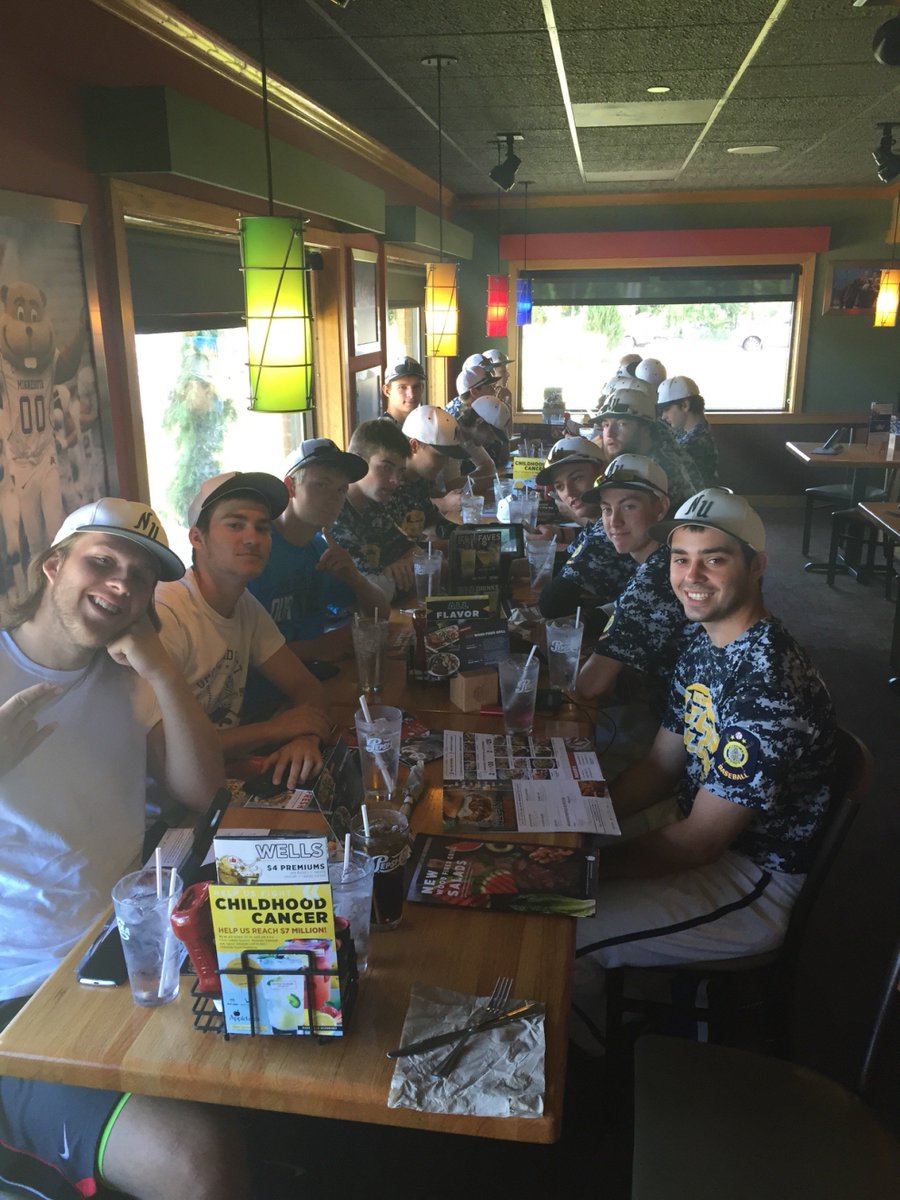 Gold fueling up at Applebee's before the showdown with Moline, IL at 4:30. #Applebeegoskeetskeet
