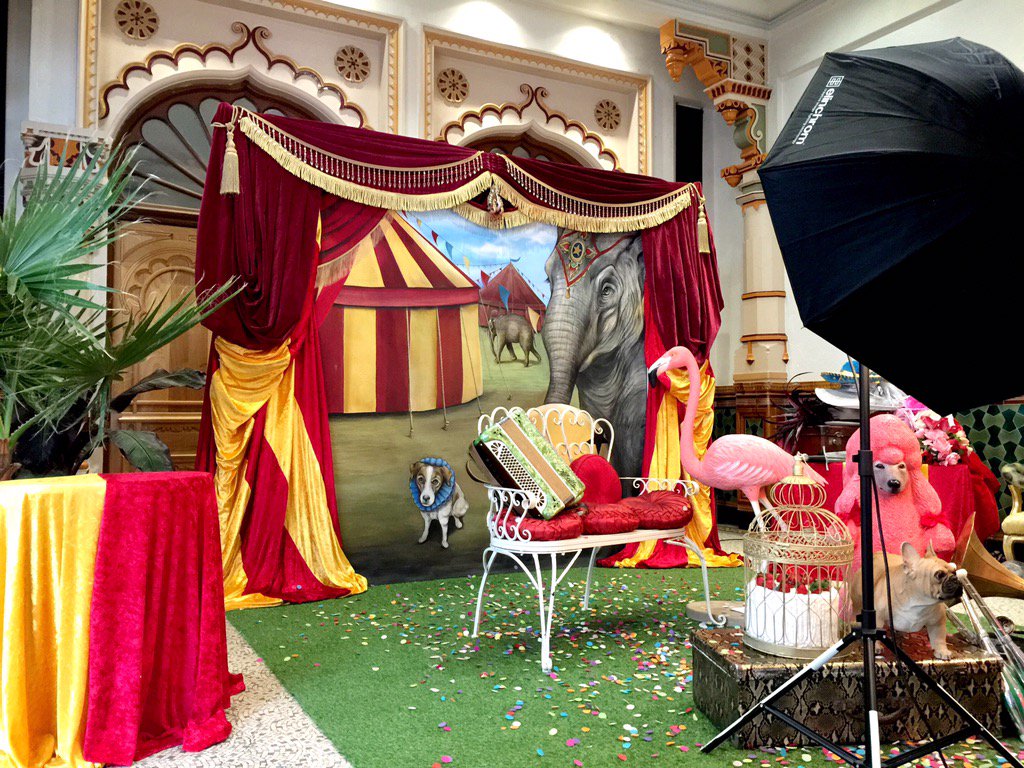At the fab <a href="/brightdome/">Brighton Dome</a> for a wedding extravaganza! #PopUpPhotoParlour #eventprofs #events #vintagecircus #splendid!