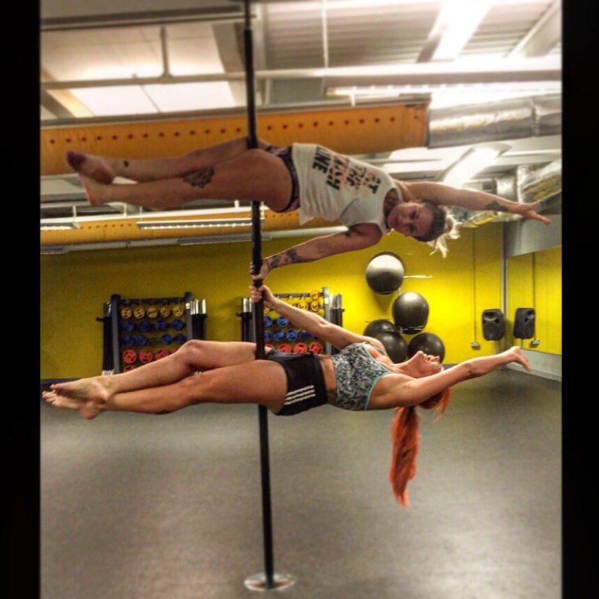 EmmaBlenko's tweet photo. Double plank today was mint #doubles #doubleplank #polefitness #fitness #muscle #corestrength ๐๐๐ฝ๐ช๐ฝ https://t.co/DWb5EsywcX