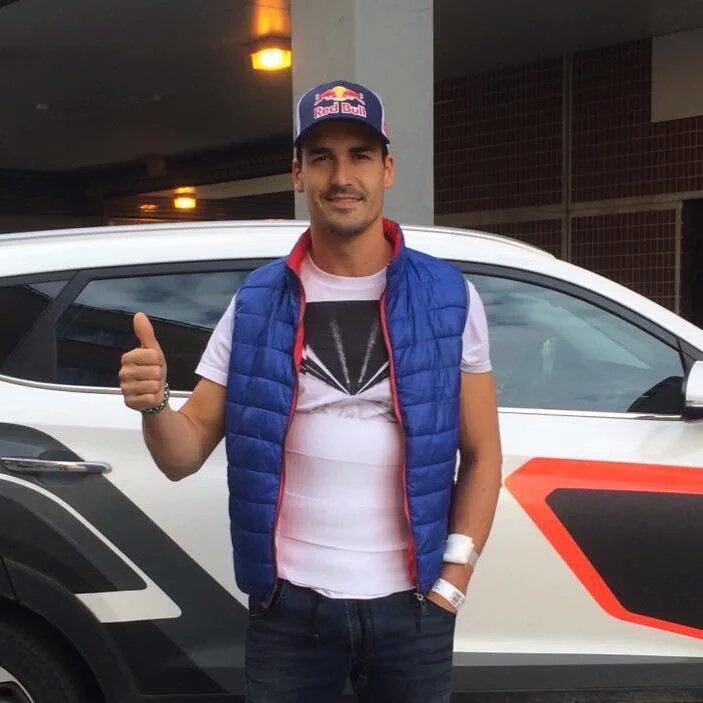 RubnPerez's tweet photo. Buenas noticias. Dani Sordo sale del hospital tras su accidente en los test de ayer. Tiene una vértebra fracturada. https://t.co/8svD7hZlJm