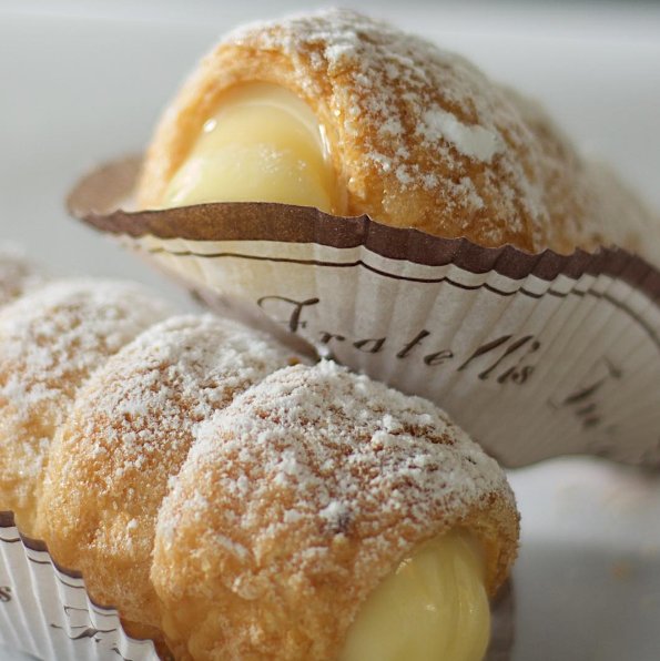 FrancesHomes's tweet photo. Who would eat a @fratellibakery cannoli every day if they lived on The Drive? PC: Instagram's @commercialdrivebia https://t.co/looLukgEdA