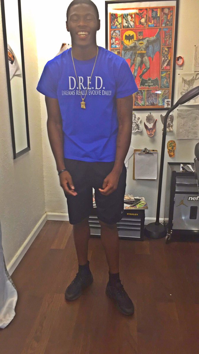 vaquan's tweet photo. I'm laughing because the Dred Family rising💯#GVO #DREAMS #REALLY #EVOLVE #DAILY 😂@TheRealLilDred https://t.co/UAe895KZc3