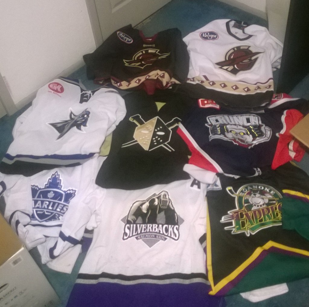 DaveVikingGod's tweet photo. Picked up these jerseys in June, been on a roll lately. https://t.co/Z0Z0oEC9aL