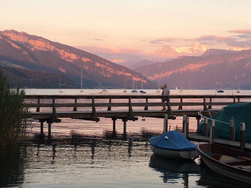 RobiPronto's tweet photo. Schön, oder nicht schön? #eiger #mönch #jungfrau #thun https://t.co/i9vHyxNfpY