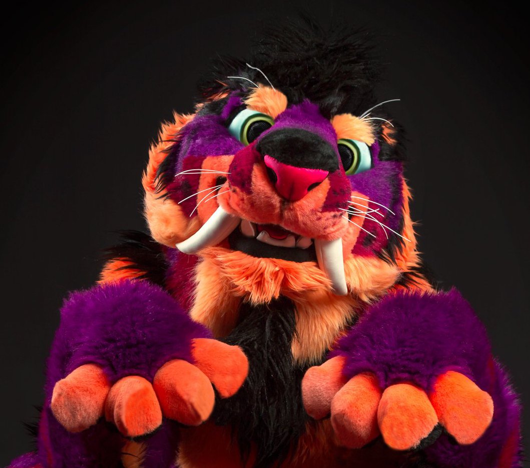 DarkPhox's tweet photo. When @ravertooth was younger, he was harmless hippy who took a lot of LSD... https://t.co/vAmss7IuyT