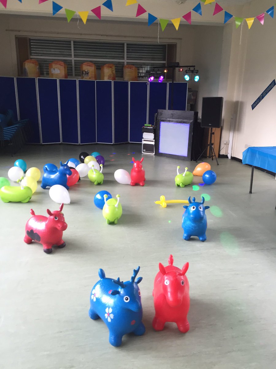 CDAEntertainmen's tweet photo. #kidsparty #ellesmereport #cdaentertainment https://t.co/8TIheFBgCC