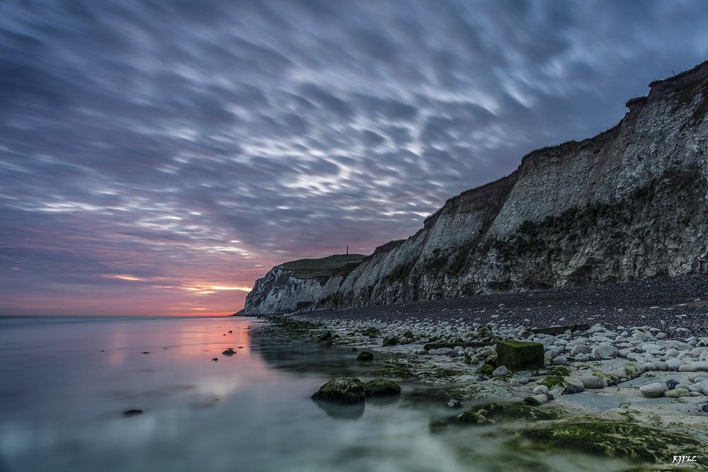 rogez19's tweet photo. Cap Blanc-Nez 
#HautsdeFrance #paysage #mer #igersfrance #landscapephotography #terredes2cap #sunrise #seascape https://t.co/R2NBlEfJxa