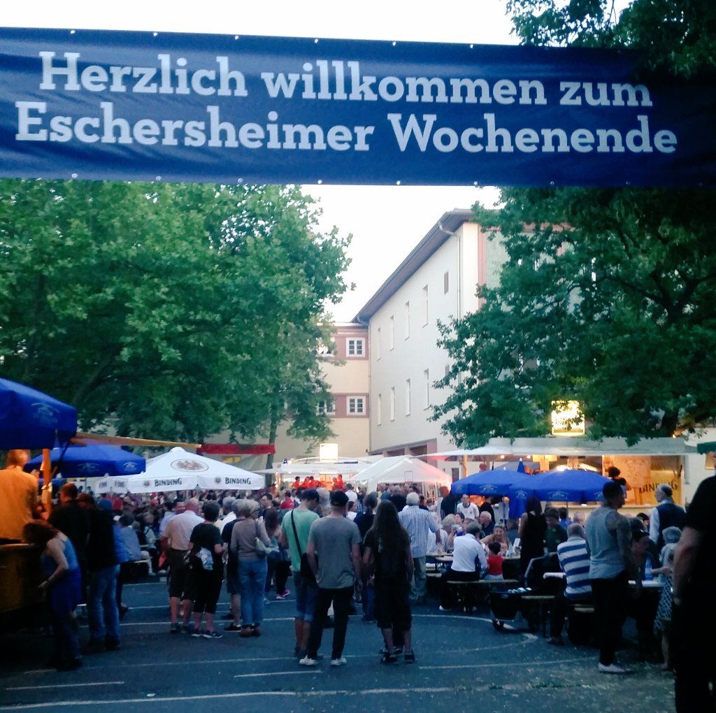 E_I_M_I's tweet photo. #RoyHammer und die #Pralinées auf den Eschersheimer Wochenende
#meinfrankfurt #Lindenbaum https://t.co/a1TymjSrvg