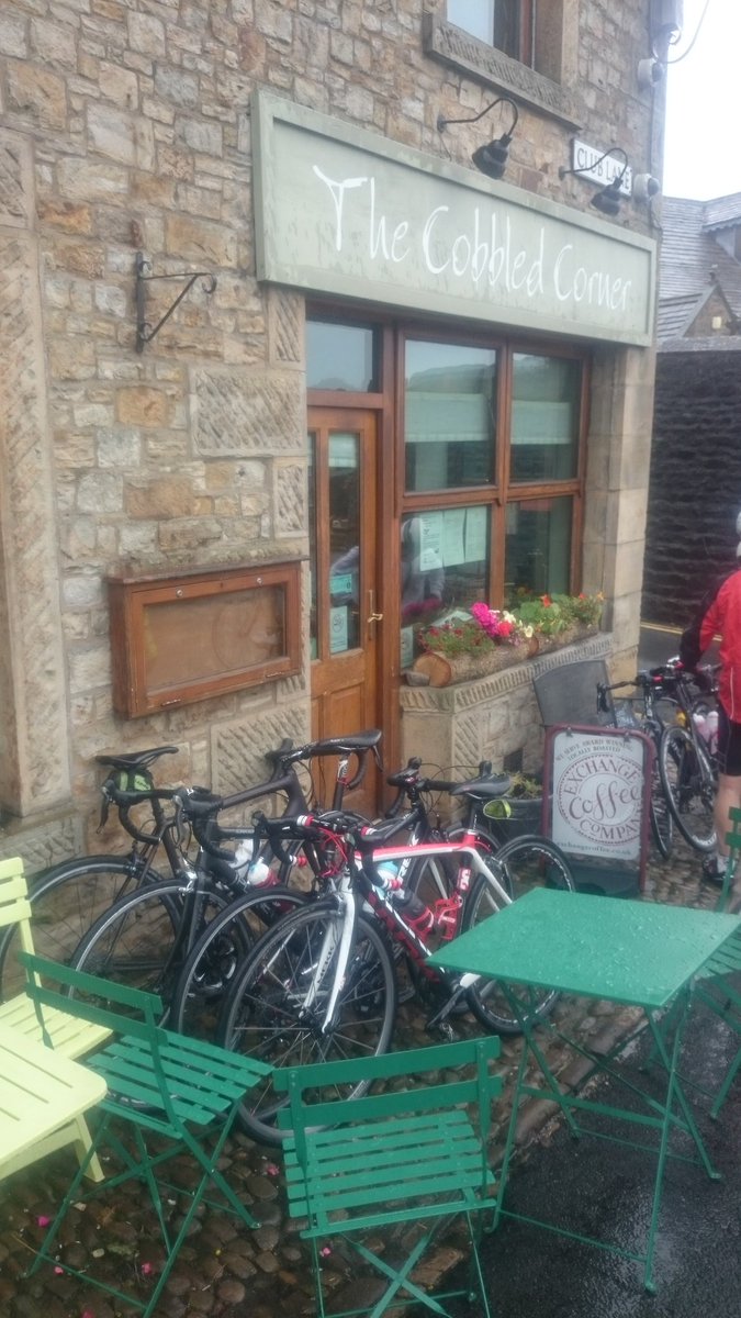BobSqCranks's tweet photo. Satisfying humid rain #RibbleValley #Bowland ride, more autumnal than summer, @CobbledCorner it's usual #velo oasis👍 https://t.co/NrkurZtA2c