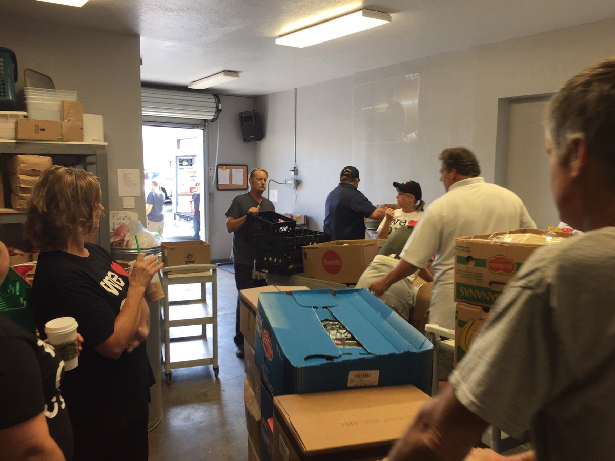 What we do every Saturday #adoptablock <a href="/weheartourcity/">weloveourcity</a> his call to feed the less... swarmapp.com/c/isxK7ha6cT5