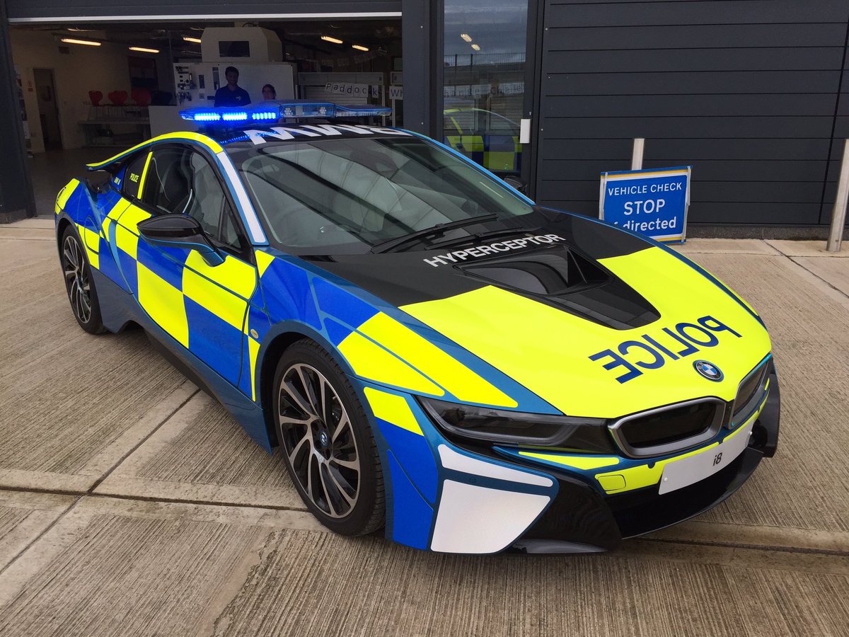 BMW i8 2020 полиция