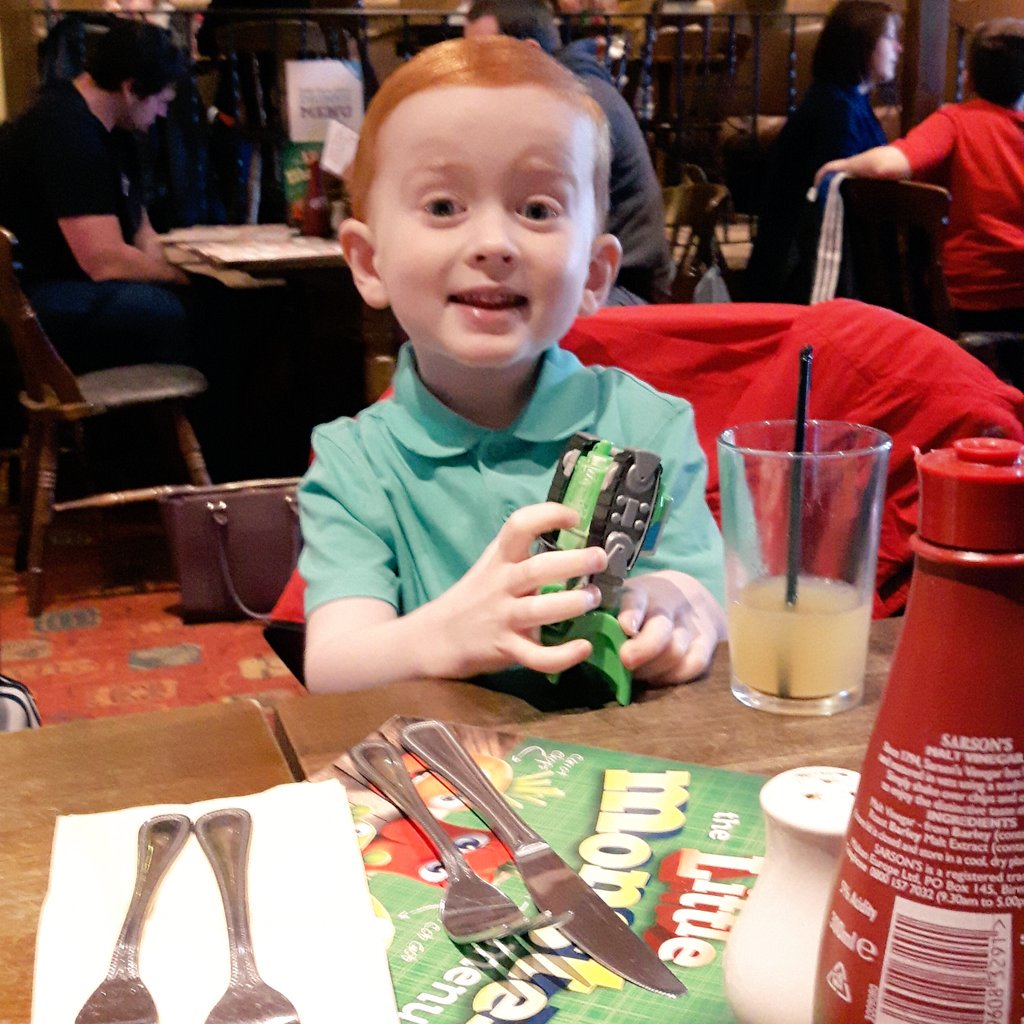 cozzylfc's tweet photo. Great picture of my little man in holidays. https://t.co/n63YPnWpVo