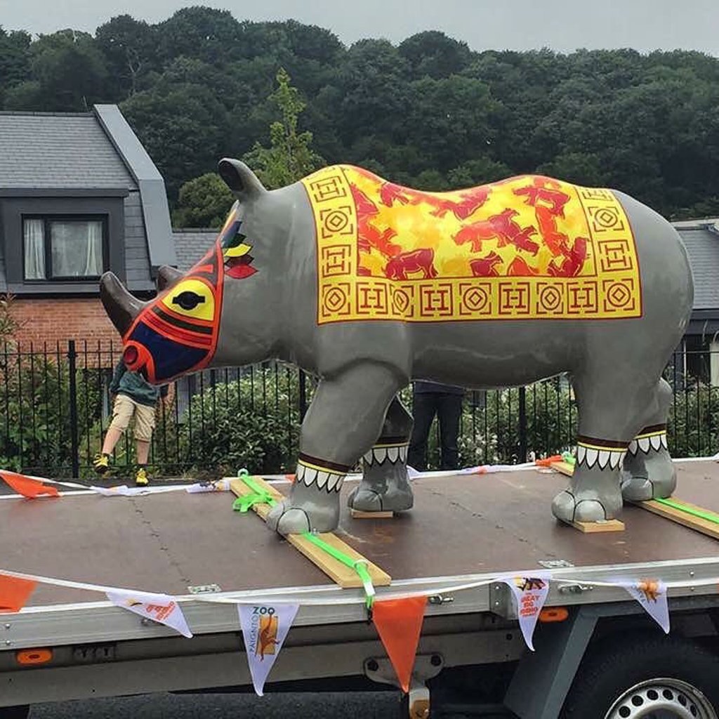 Tranquillity_R's tweet image. #rhino eats bystander @greatbigrhinos road convoy @radio_exe @TQHeraldExpress @seasiderhino