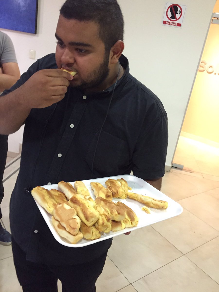 memxhpm's tweet photo. "muchachos ahí hay panesitos por sí  gustan agarrar unos cuantos" https://t.co/clF9pzJoTl