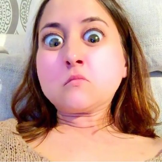 bestofdoscast's tweet photo. zelda williams being cute appreciation tweet 💖✨ https://t.co/ANpey4Ee6H