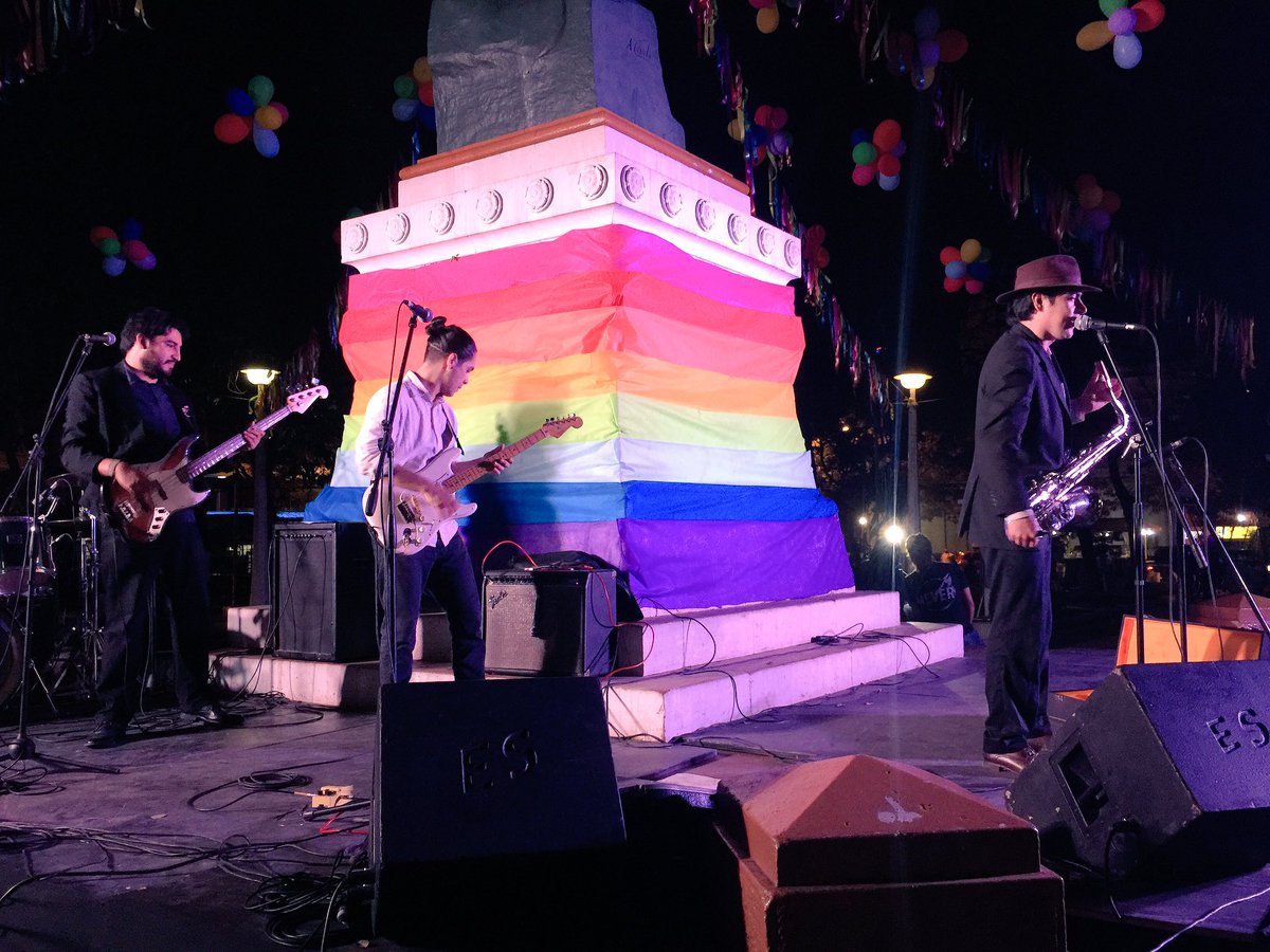 SOMOSGAY's tweet photo. Versión Palma Loma Blues comparte con nosotros esta celebración del amor #Parada2016 https://t.co/dNyHUekOF1