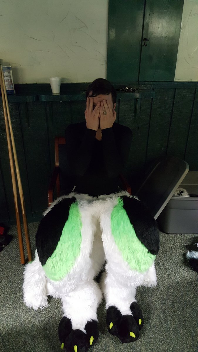 OtterHusky's tweet photo. Worst! It'll go straight to your thighs... And then you'll explode https://t.co/in3BVKUeBk