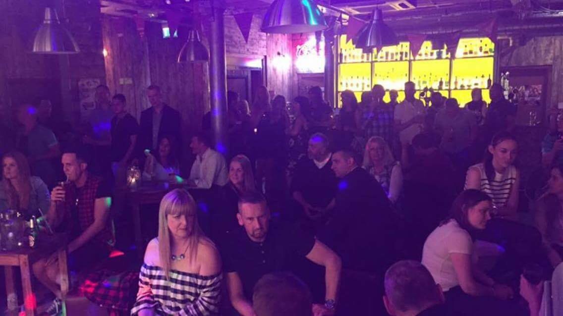 Amazing crowd for tonight's cabaret show with @CocoPopTM &amp; <a href="/Viviennelynsey/">Vivienne lynsey</a> 👠