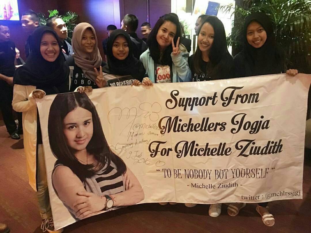 michellers_jgj's tweet photo. Terimakasih buat kemaren malem chell😘😘 jaga kesehatann💕 mampir ke jogja lagi yaa😉 kita sayang kamuu😙😙💕 @michelleziu https://t.co/wiz8rCiKMo