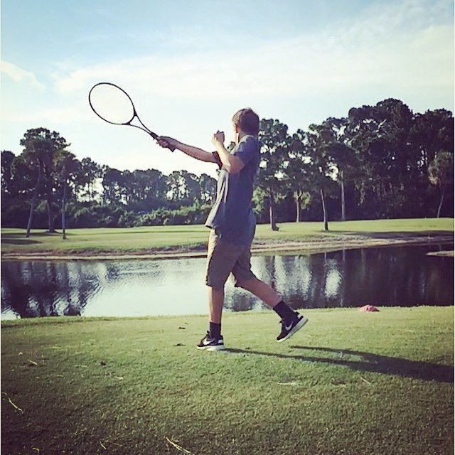 dantotheq's tweet photo. Quick round of smash golf with Roman today! #smashgolf #firstborn #loosingballslikeaboss #golfcartwasthebestpart #IG https://t.co/KE02gALACp