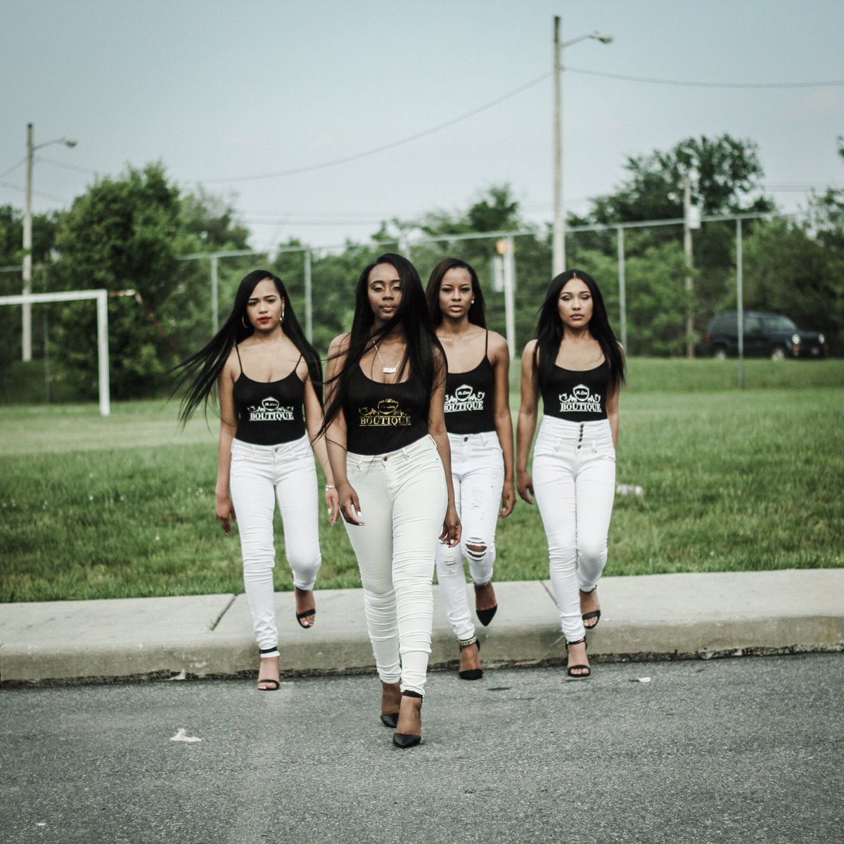 XoXo_Ki's tweet photo. Shop https://t.co/d0NJfnF7nK #ShopALou #Fashion #ALou #NYC https://t.co/QlTWYvQ2l1