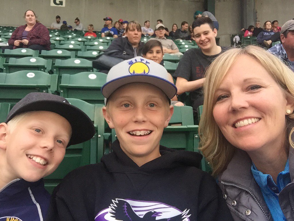 Jennifer Couch tweet media