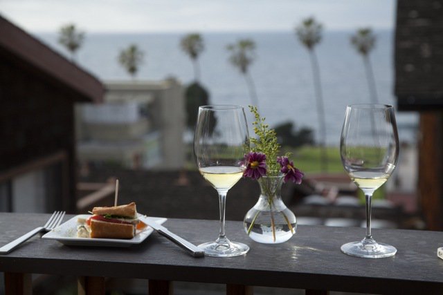 What are you drinking on this beautiful #Saturday? Whites? Reds? Rosés? #winelover #wineweekend