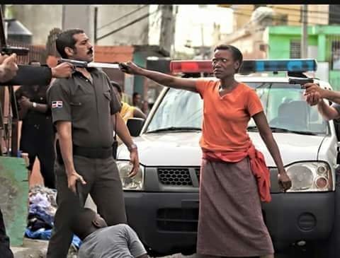 AndrexFromNow's tweet photo. When a mother protects her son. https://t.co/CS7luKVmAX