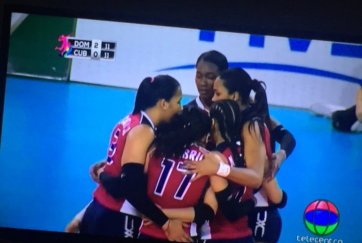 margaritacdf's tweet photo. La fuerza de la unión y de la mujer dominicana. Bravo #LasReinasDelCaribe #ArribaRD https://t.co/r0YvRkZ7B5