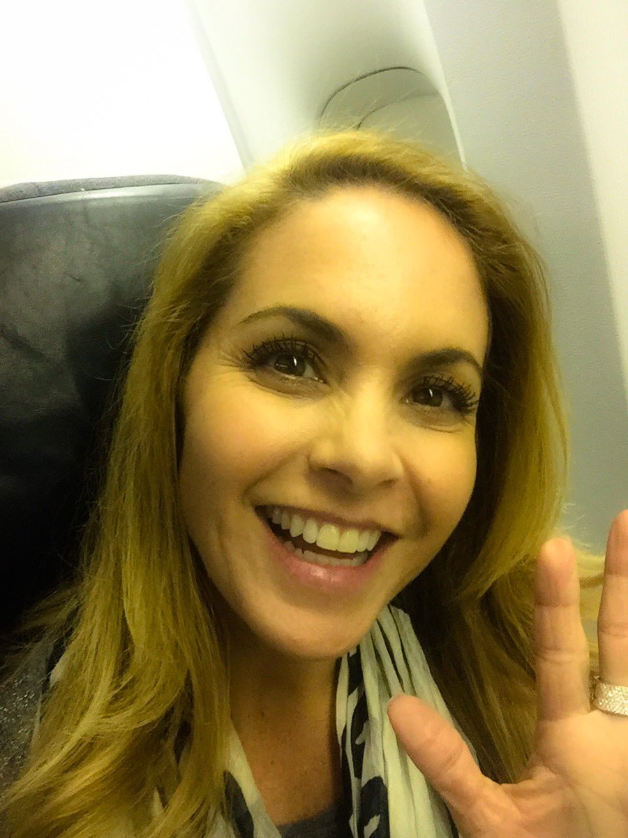 LuceroMexico's tweet photo. Já dentro do avião... Até mais Brasil, obrigada por tanto e por tudo!! 😘😘😘😘 #beijocaLuceroamaoBrasil https://t.co/Xfuja1rGpT