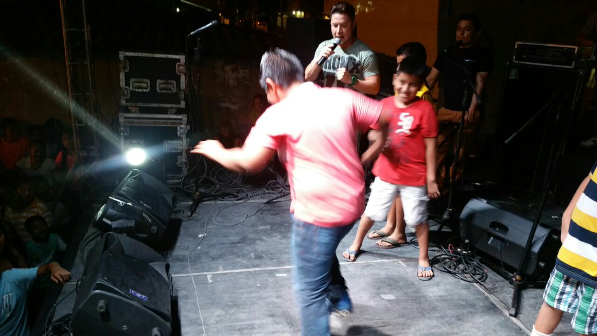 JCQuinonez's tweet photo. La juventud se divierte sanamente en #AlSonDeMiBarrio con animación d @isac7pa @jorgeheredia85
#GYEUnidoySolidario https://t.co/hxLGljyKLe