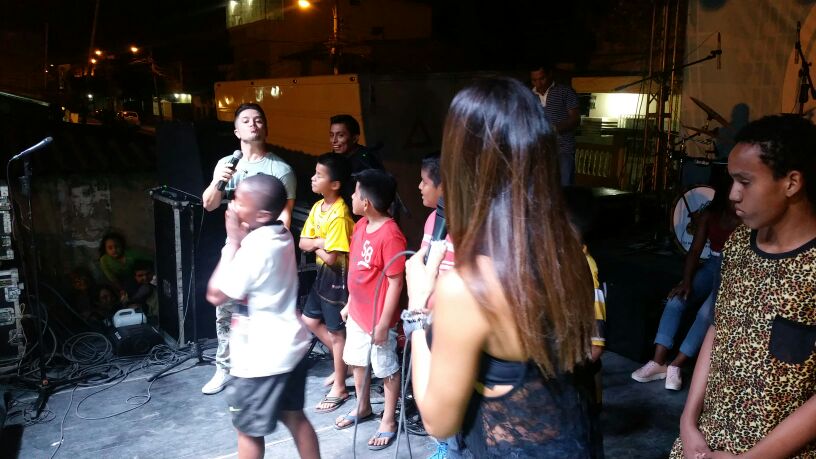 La juventud se divierte sanamente en #AlSonDeMiBarrio con animación d @isac7pa @jorgeheredia85
#GYEUnidoySolidario