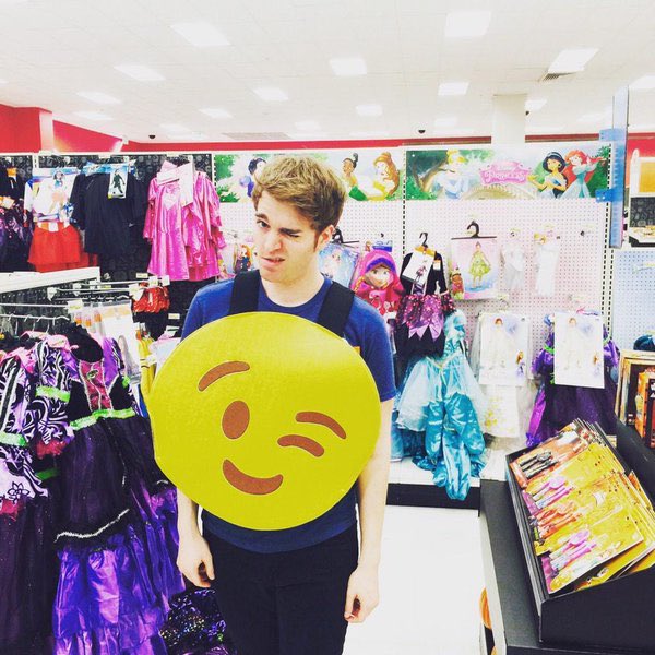 Kathryn1021's tweet photo. @shanedawson Let's keep it real when are you not the Queen of Targetπ #Slay #ShaneFromTarget https://t.co/TtZUlqqJ41