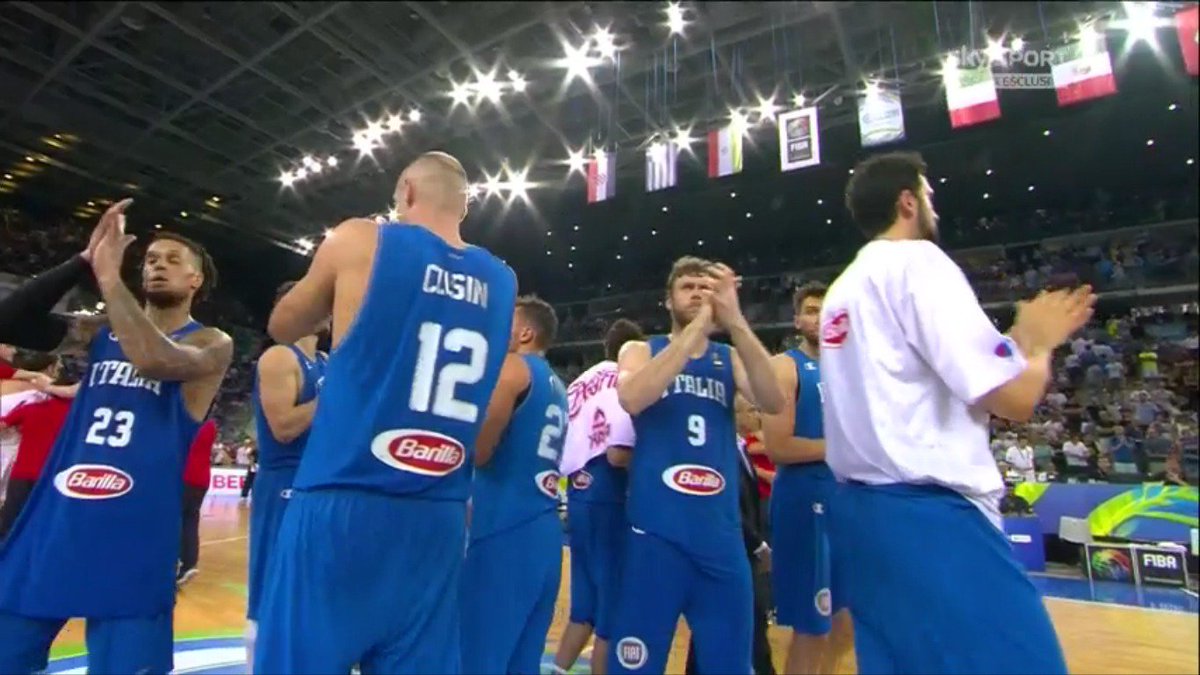 SkySport's tweet photo. L'#ItalBasket perde contro la #Croazia e deve rinunciare a Rio. Grazie per le emozioni regalate! 🙌🏻🇮🇹#SkyPreOlimpico https://t.co/Hi7qv3ohsn