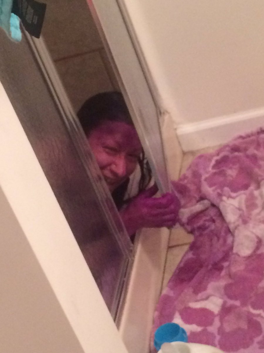 murphyshane24's tweet image. My mom and aunt decided to get drunk and dye my aunts hair purple. Walked in to the bathroom....
