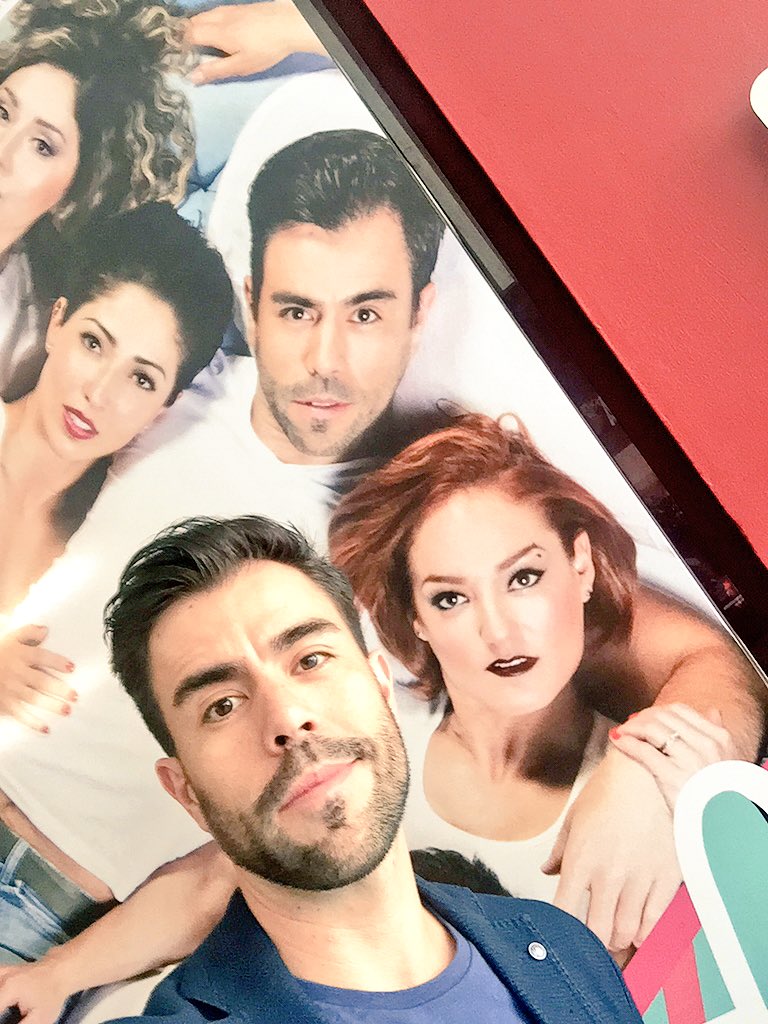 ¡¡Listos para festejar las 100 representaciones de @verdadoretomx !! ¡¡Felicidades <a href="/morrisgil/">Morris Gilbert</a> por un éxito más!! 🎉