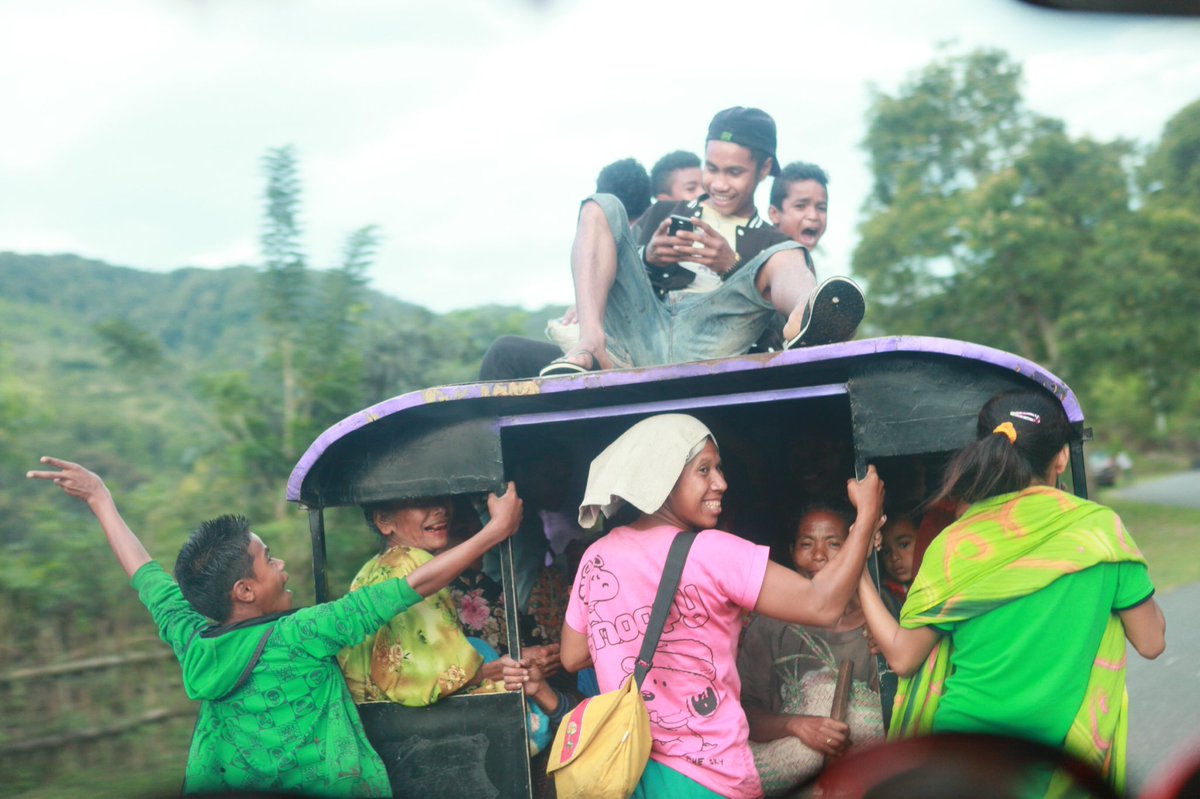 SuboFamily's tweet photo. Follow Instagram @MenujuTimur untuk mengikuti perjalanan @kutujembut keliling Flores. Dari Ende ke Labuan Bajo. https://t.co/9RAZcShZdn
