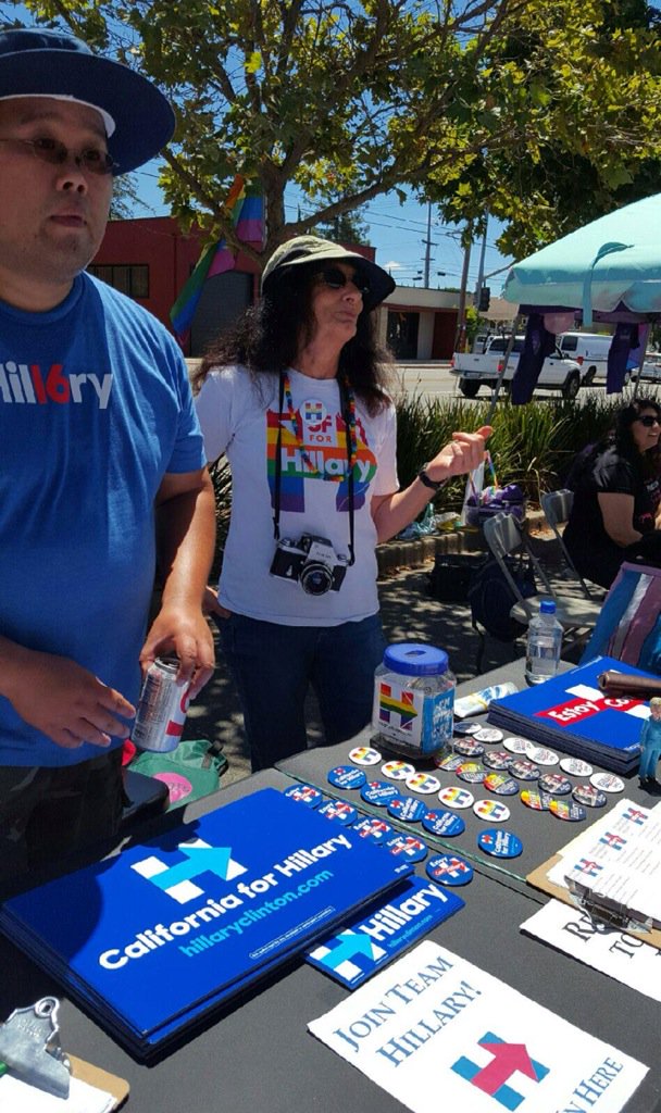 woodstiff's tweet photo. @HFA volunteers/delegates repping @HillaryClinton #CastroValley #Pride2016 #LGBTforHillary #transforHillary #LGBTQ https://t.co/c1YWZYR56Q