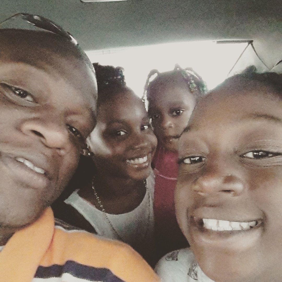 Dafranchise01's tweet photo. movies with the girls #familytime https://t.co/1GQY2CwIMh