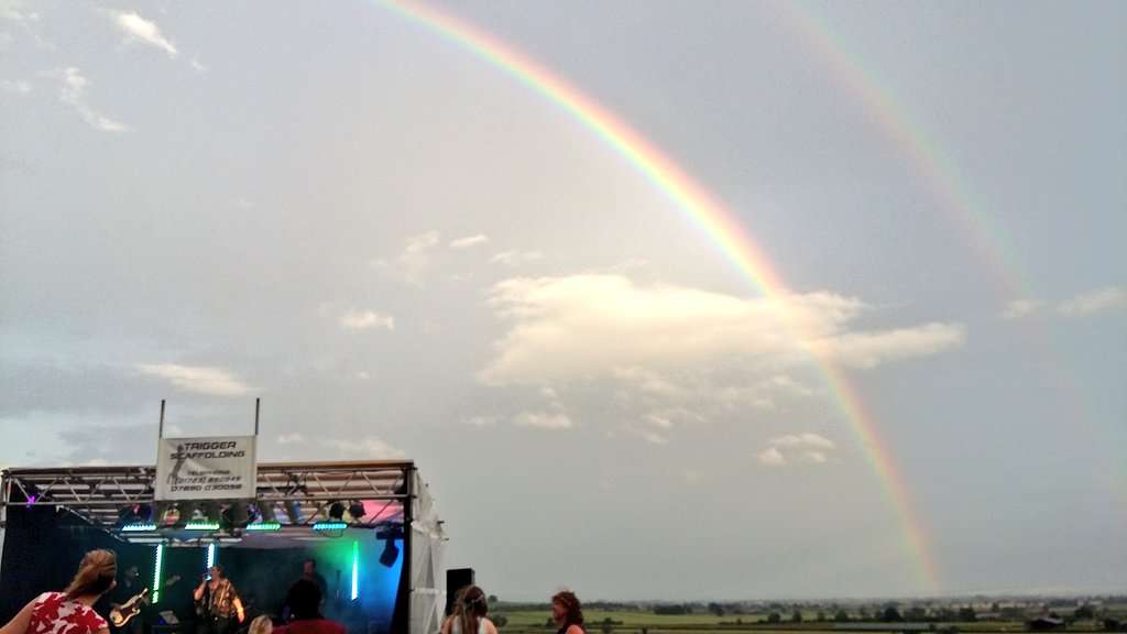 Roost_Coffee's tweet image. Great evening at @EdstoneFest with @SwainRyan supporting @mssocietyuk music, food, drink and rainbows! #edstonefest