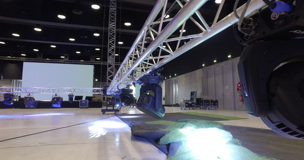 La #FanZone de @VilledeNancy est prête. RDV demain 17h30 au #CentreProuve pour #PORFRA sur écran géant. by <a href="/EteFDJ/">TourneeOlaFDJ</a>