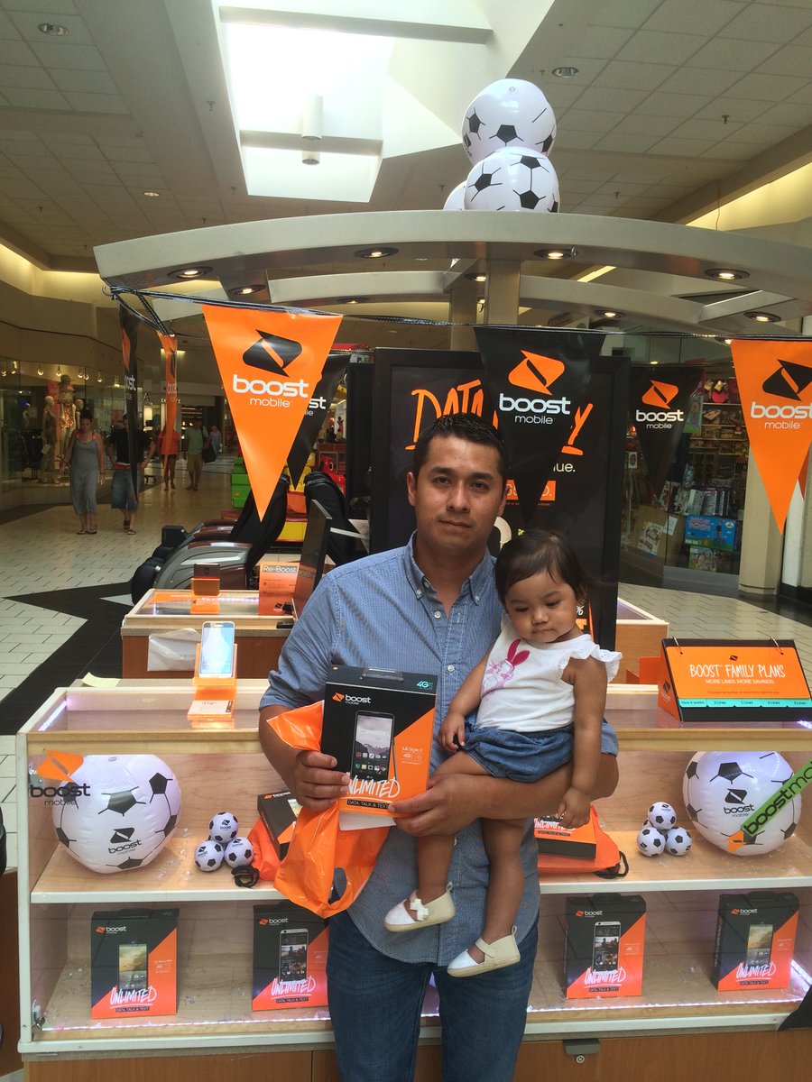 kolwireless1's tweet photo. Customers love the LG Stylo 2! @SellWithLG #LGLovesBoost #BoostTakeover https://t.co/RbrBGLtKqt