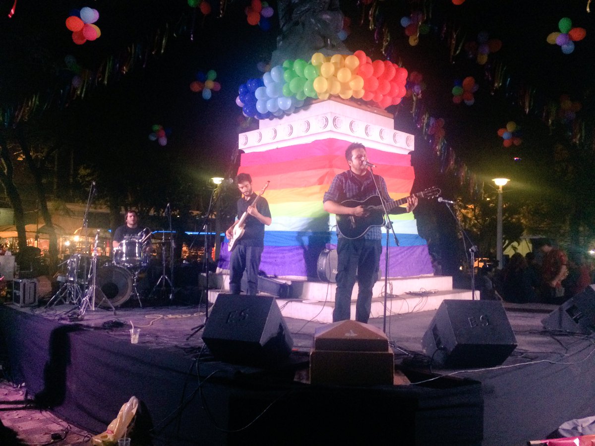 SOMOSGAY's tweet photo. Amado Sarabia nos trae el mejor rock #Parada2016 https://t.co/d6pBEkV1Ds