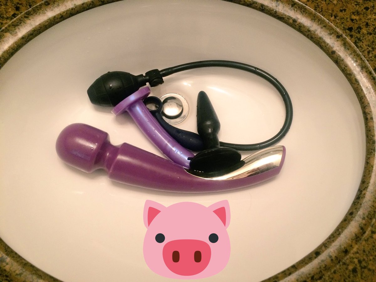 cynical_sadist's tweet photo. Anally violating a #pig with insertables is hard work! #DomProbs #Findom #BDSM @RTpig @FindomAssist @RealFindom ππ¨π· https://t.co/JbtETsqAG7