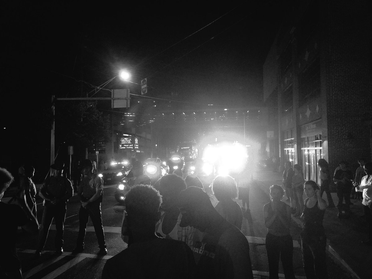 Kiing_Harper's tweet photo. "Hands up, don't shoot"✊🏿✊🏾✊🏽 #ATLisReady #BlackLivesMatter #ATLMarch https://t.co/r2rXaaWpt0