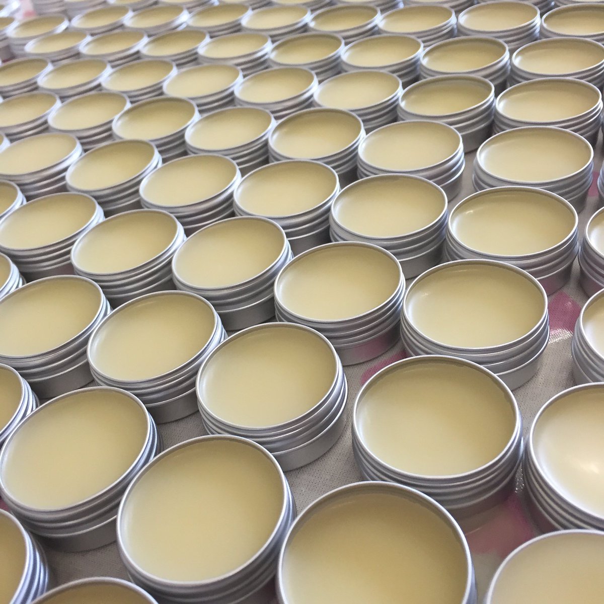 Siabann's tweet image. Lashings &amp;amp; lashings of creamy Shea butter vegan lip balms..#siabann #veganskincare #madeinscotland