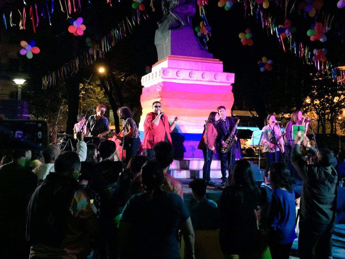 SOMOSGAY's tweet photo. Mothership llena de vibra funky en la Plaza de la Libertad #Parada2016 https://t.co/4LfM5xxM2K