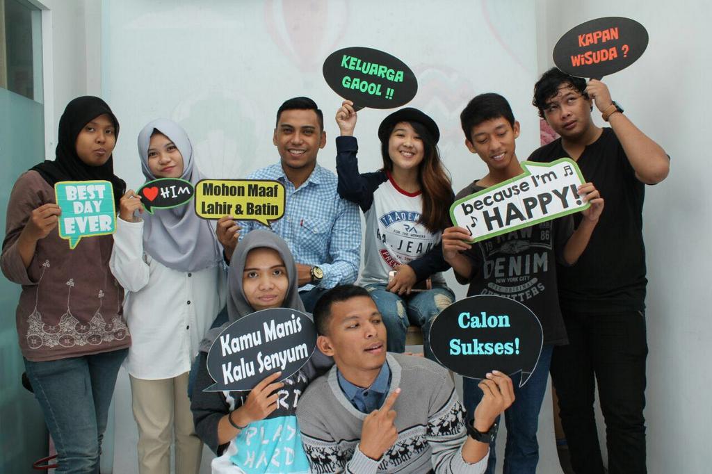 Bem_ft_uk's tweet photo. Mohon maaf lahir dan batin https://t.co/25ybmSn9Dt