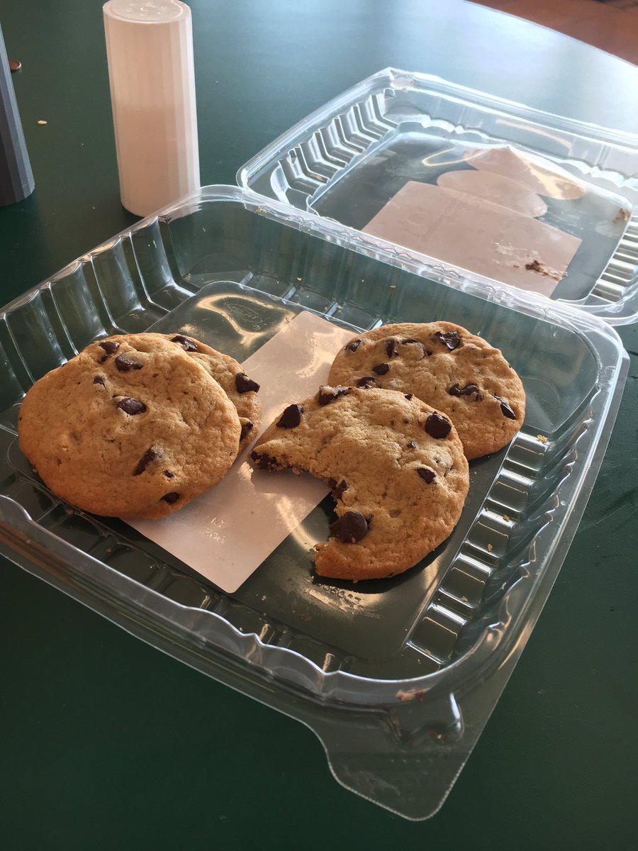 McGringo_'s tweet photo. S/o to @nathanjones2410 for leaving me some cookies #BBlyfe😂 https://t.co/fvjKk9DpTI