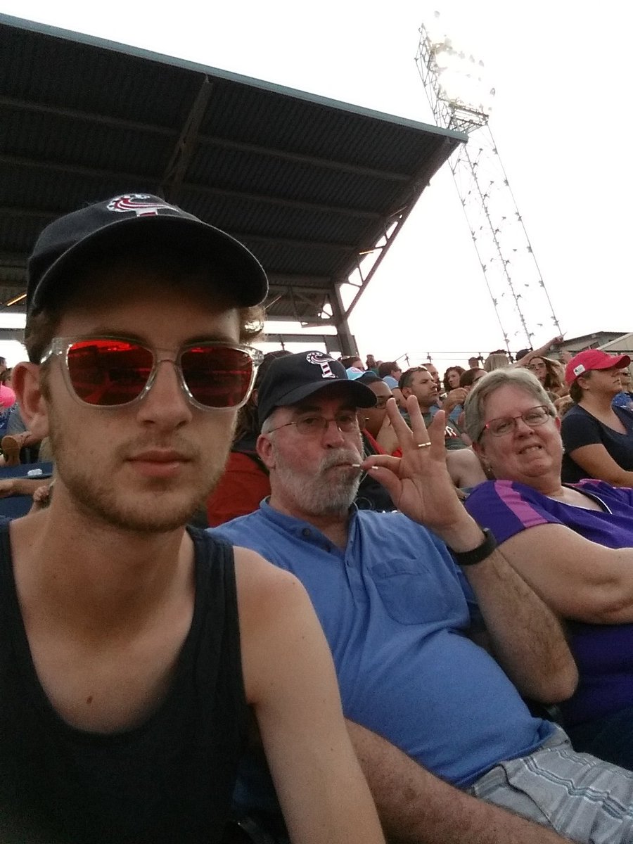 itsonlyWinter's tweet photo. Reppin the classic Tides logo @NorfolkTides #ORF2MLB https://t.co/yGa4uGFUdz